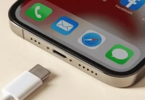 利州苹果15维修分享iPhone15改USB-C接口后能和安卓用户互借充电器吗 